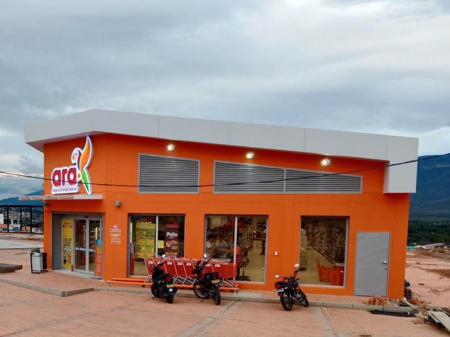 Adecuación y Acabados Comerciales — Tienda ARA Las Lomitas