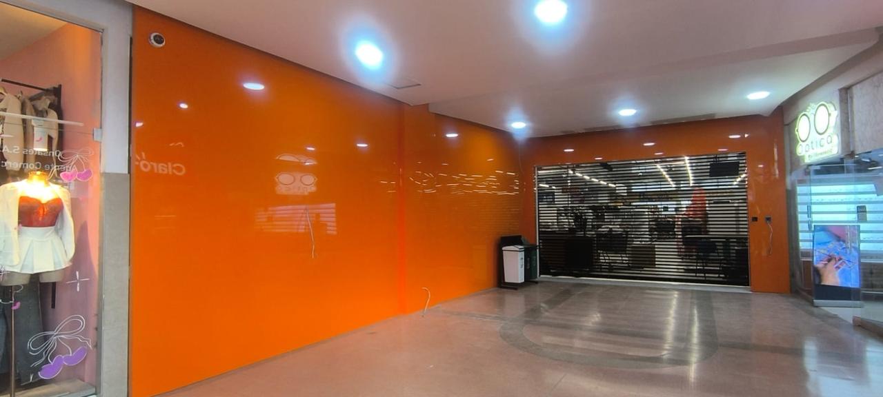 Adecuación y Acabados Comerciales — Fachadas en Alucobond — Tienda ARA C.C. Metro Recreo